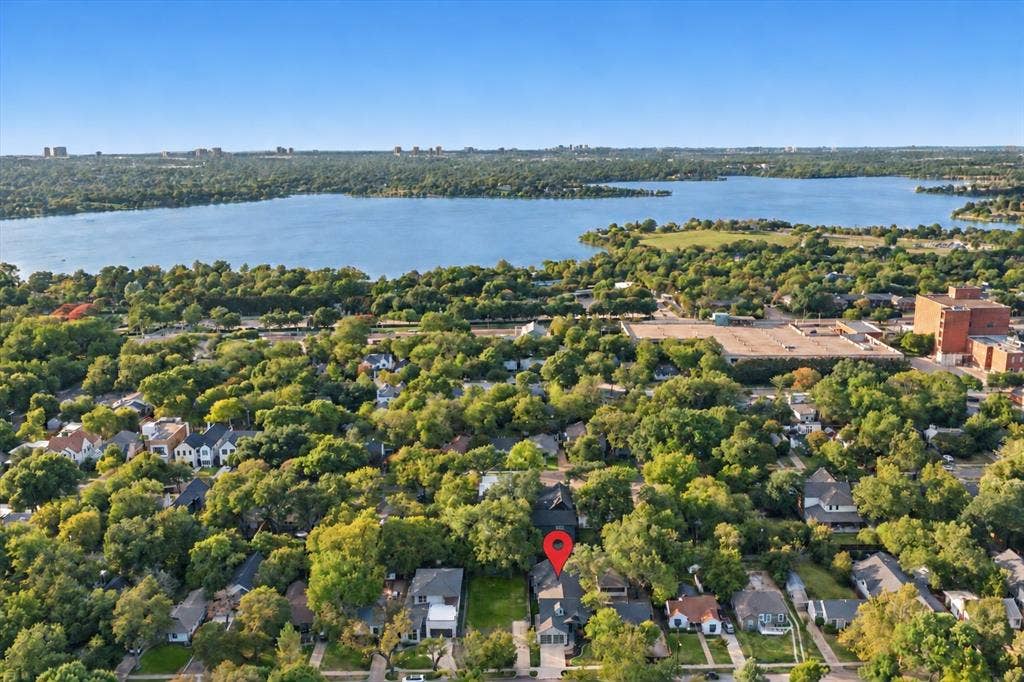 8655 Forest Hills Boulevard, Dallas, TX 75218 Dallas Arboretum and White Rock Lake are just a few minutes away.