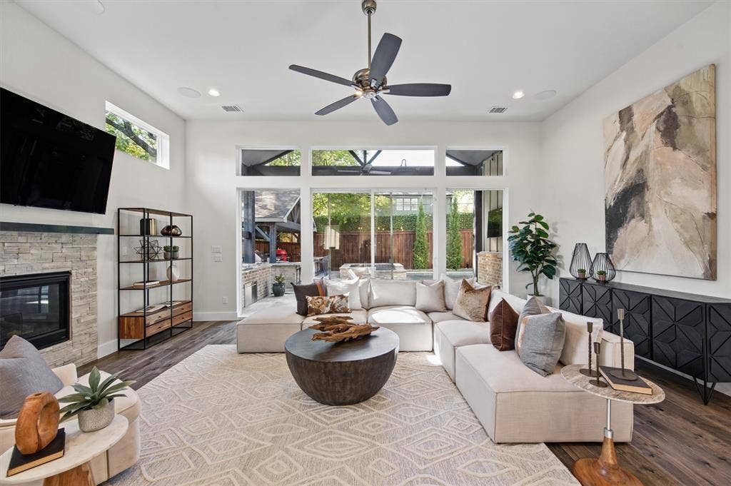 8655 Forest Hills Boulevard, Dallas, TX 75218 8655 Forest Hills Boulevard, Dallas, TX 75218