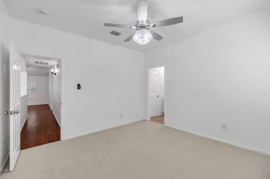 239 Glen Ridge Drive, Murphy, TX 75094 Neutral tone carpet flooring