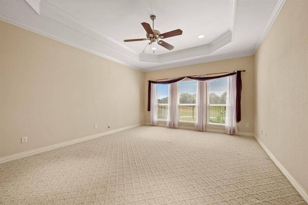 10701 Whitestone Ranch Road, Benbrook, TX 76126 Primary bedroom with view of golf course