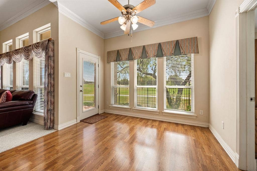 10701 Whitestone Ranch Road, Benbrook, TX 76126 Light and airy breakfast nook opens up to golf course