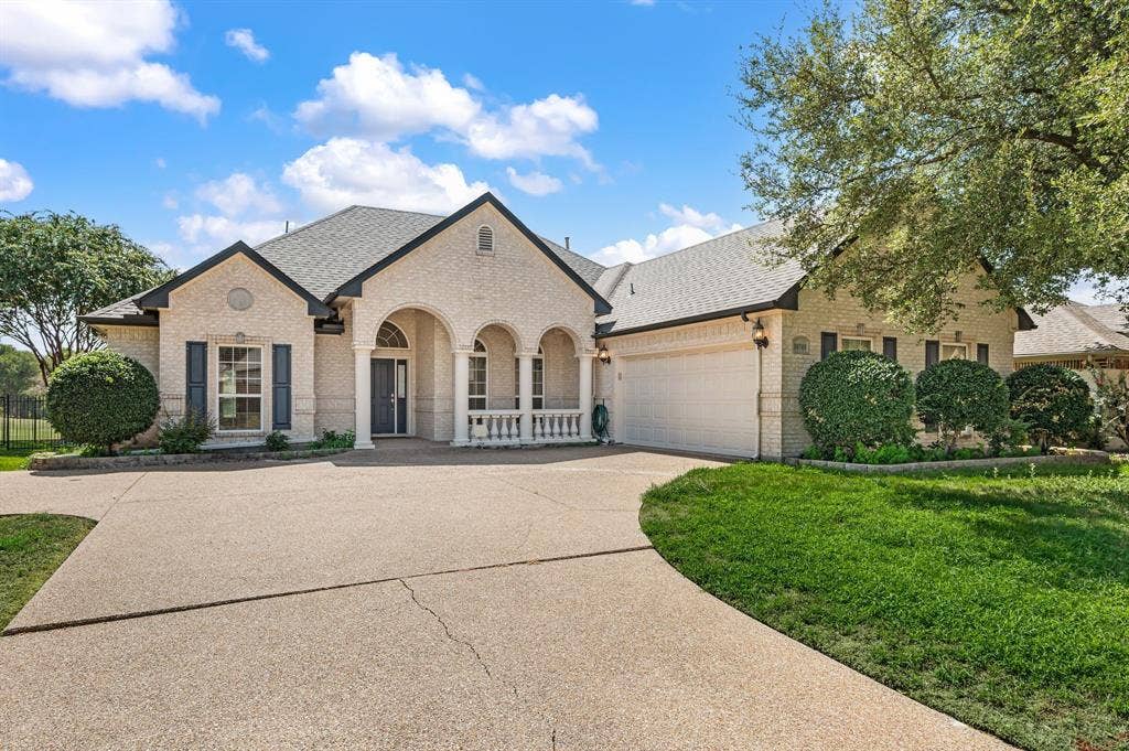 10701 Whitestone Ranch Road, Benbrook, TX 76126 Welcome Home to 10701 Whitestone Ranch Rd.