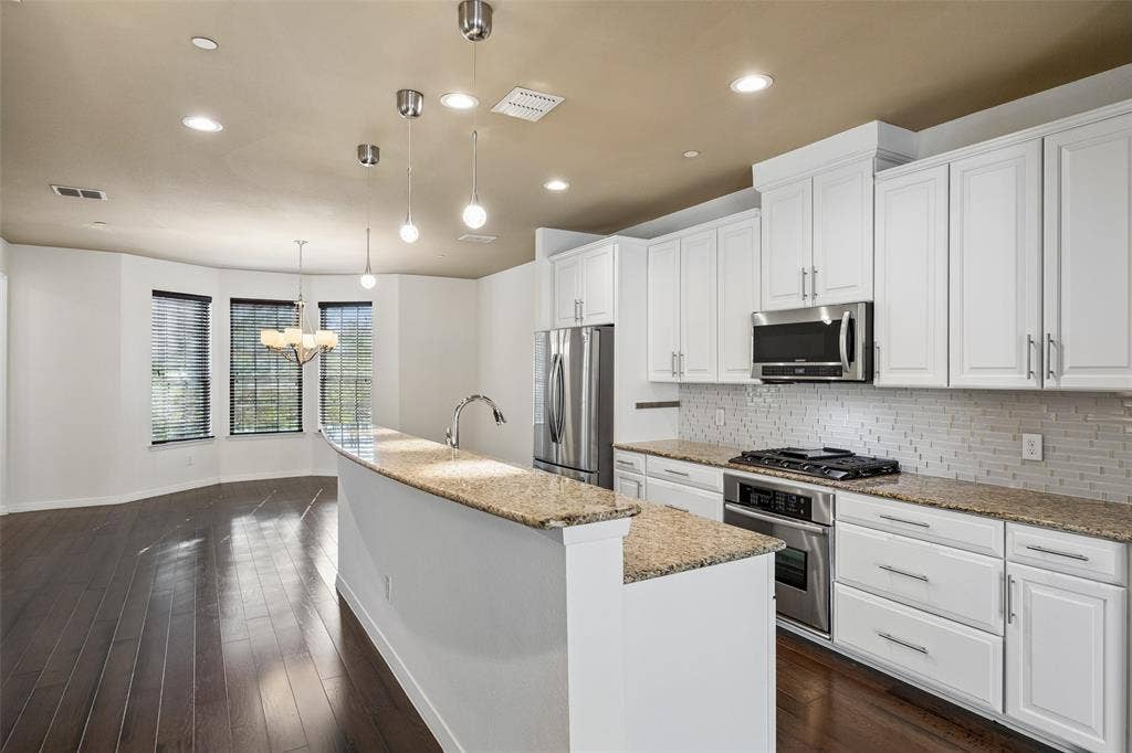 3895 Asbury Lane, Addison, TX 75001