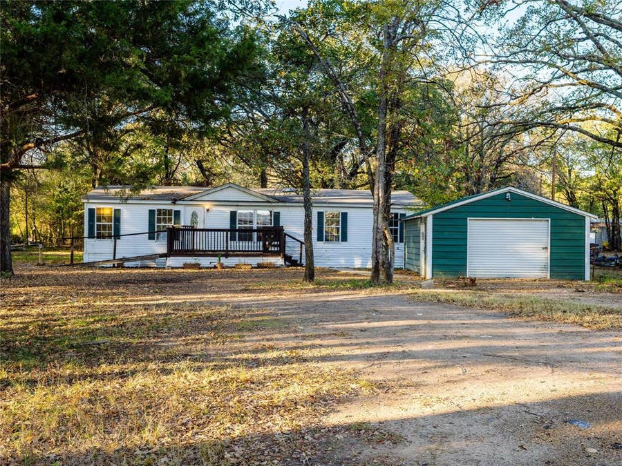 Property photo for 202 Forgotten Lane, Mabank, TX