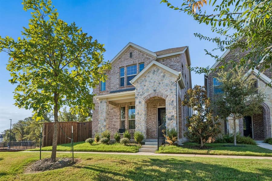 Property photo for 2673 Kings Canyon Mews, Corinth, TX