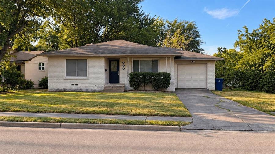 Property photo for 214 E Carolyn Drive, Garland, TX