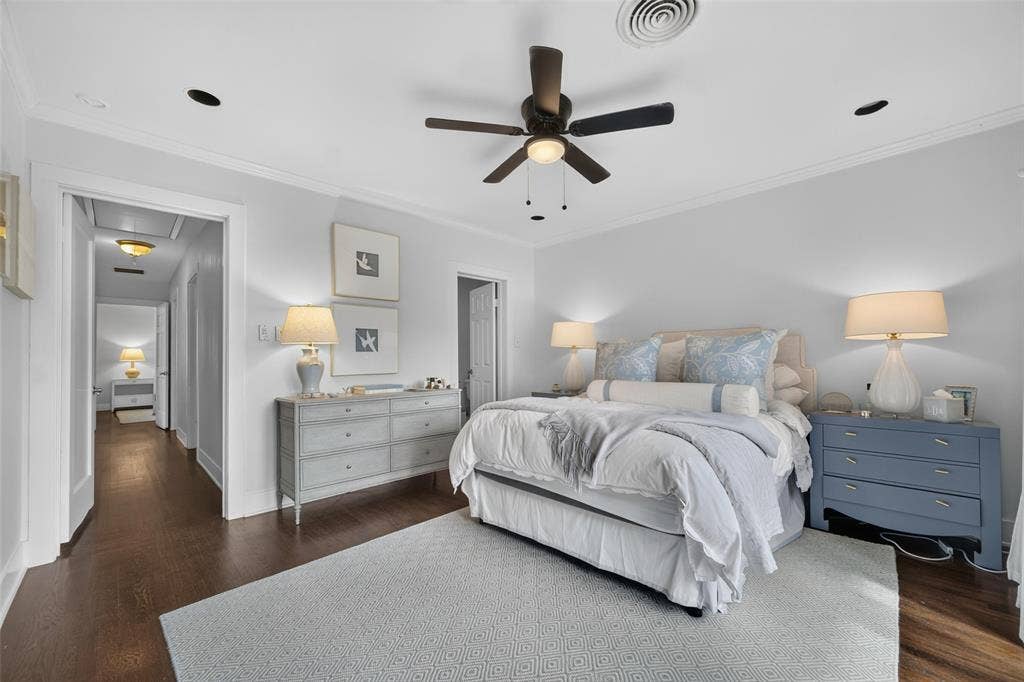 5630 Vanderbilt Avenue, Dallas, TX 75206 Recessed lighting, crown molding, a ceiling fan, and wood-finish flooring