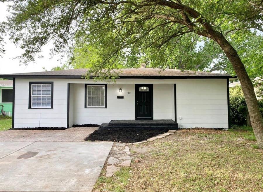 Property photo for 100 17th Avenue N, Texas City, TX