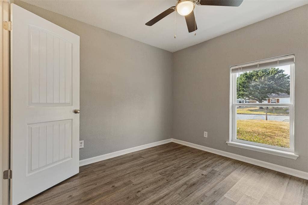 524 Cole Avenue, Saginaw, TX 76179 524 Cole Avenue, Saginaw, TX 76179