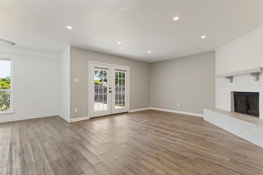 524 Cole Avenue, Saginaw, TX 76179 524 Cole Avenue, Saginaw, TX 76179