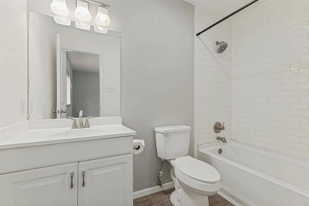 524 Cole Avenue, Saginaw, TX 76179 524 Cole Avenue, Saginaw, TX 76179