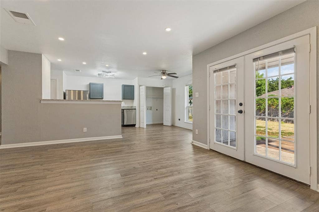 524 Cole Avenue, Saginaw, TX 76179 524 Cole Avenue, Saginaw, TX 76179