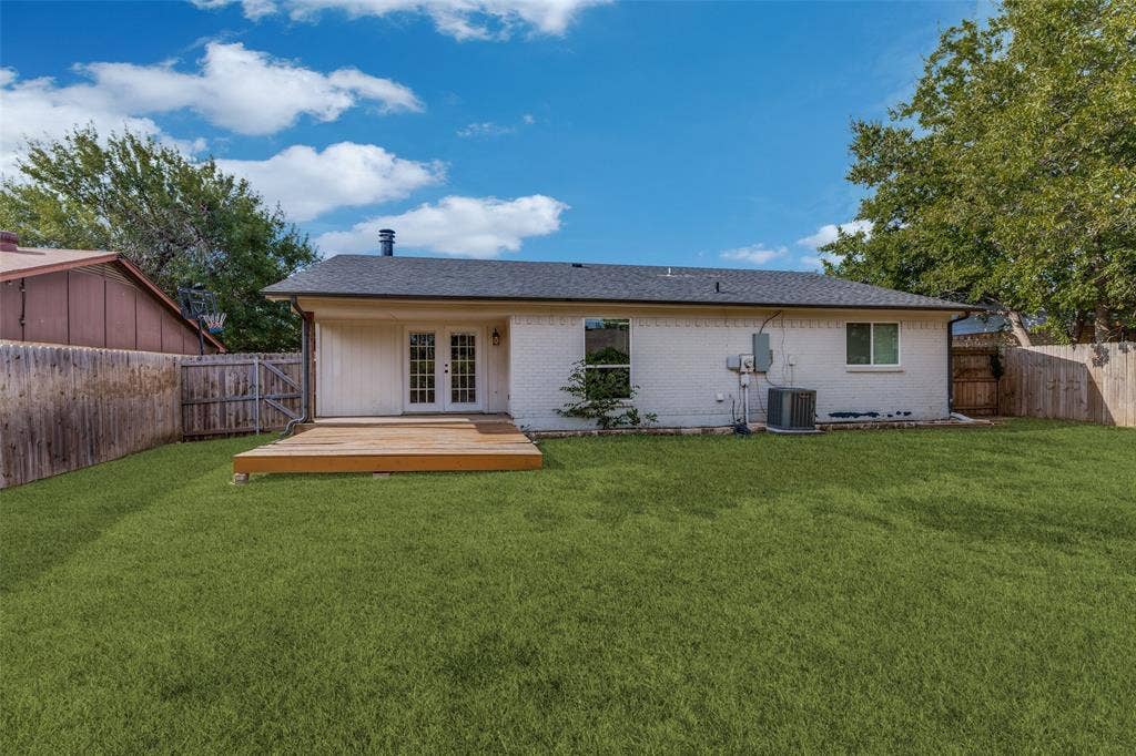 524 Cole Avenue, Saginaw, TX 76179 524 Cole Avenue, Saginaw, TX 76179