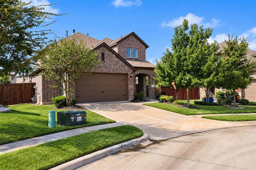 Property photo for 1004 Friesian Lane, Aubrey, TX