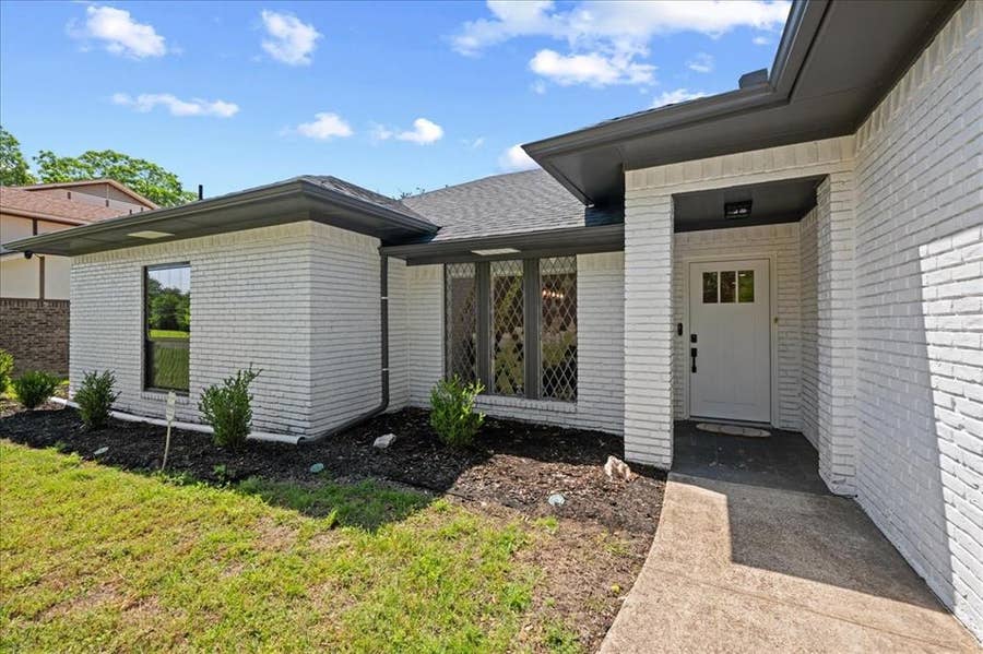 Property photo for 5856 Winding Woods Trail, Dallas, TX