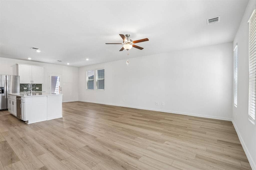 2716 Teton Street, Corinth, TX 76210 Photo is not of the actual home, but is an inspirational photo of builder’s model home and may depict options, furnishings, and/or decorator features that are not included.