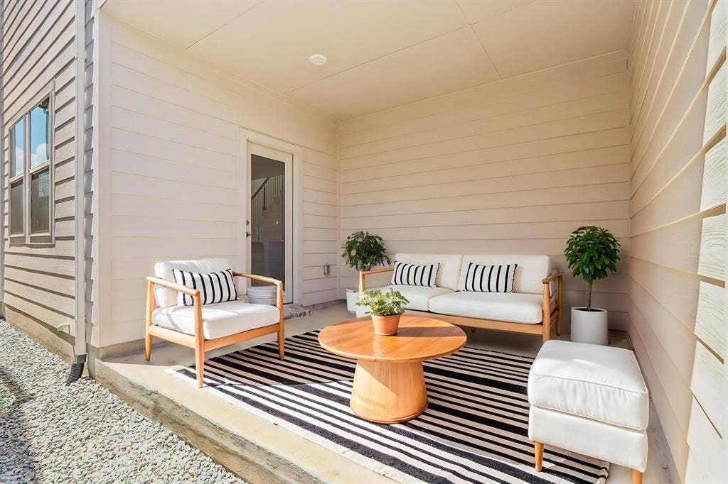 2716 Teton Street, Corinth, TX 76210 Photo is not of the actual home, but is an inspirational photo of builder’s model home and may depict options, furnishings, and/or decorator features that are not included.