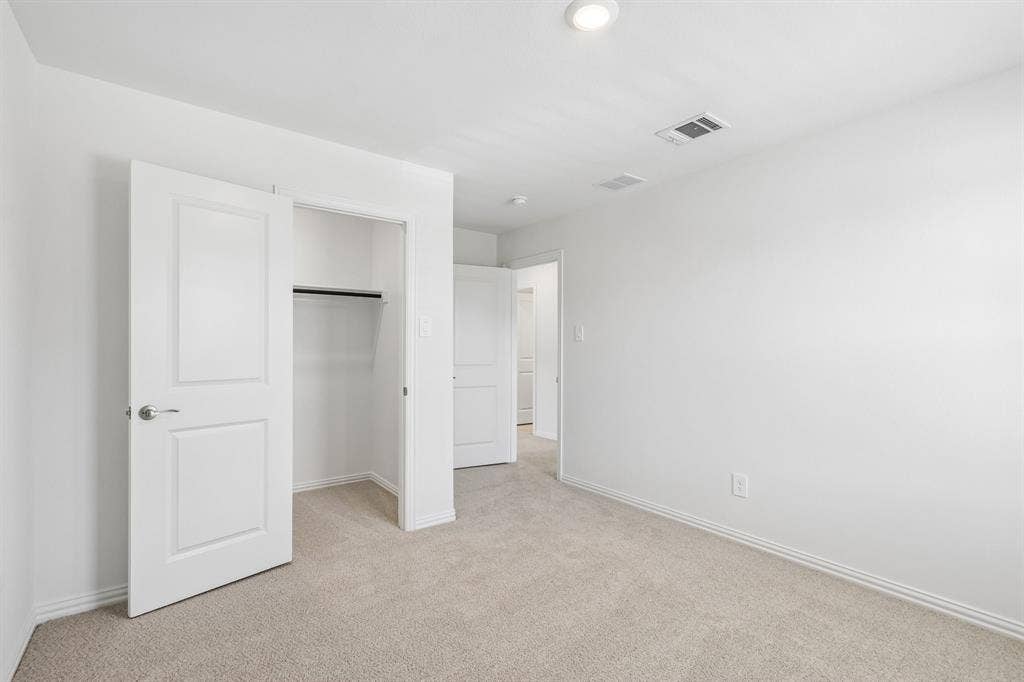 2716 Teton Street, Corinth, TX 76210 Photo is not of the actual home, but is an inspirational photo of builder’s model home and may depict options, furnishings, and/or decorator features that are not included.