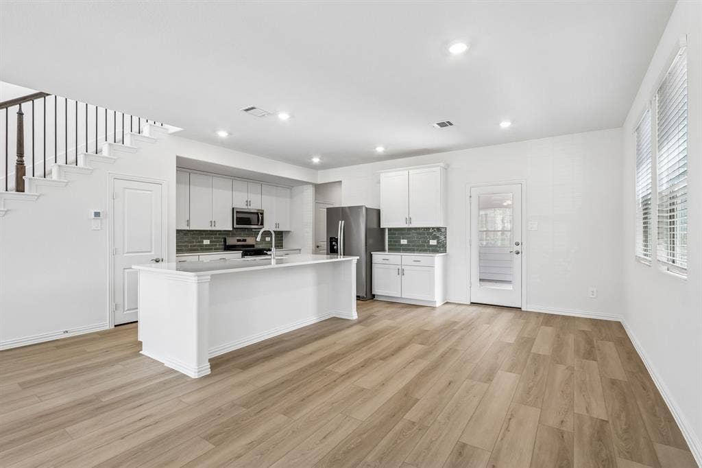 2716 Teton Street, Corinth, TX 76210 Photo is not of the actual home, but is an inspirational photo of builder’s model home and may depict options, furnishings, and/or decorator features that are not included.