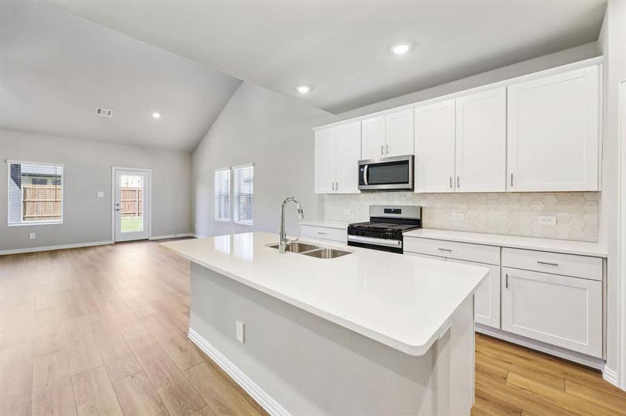 Property photo for 10812 Colonial Heights Lane, Fort Worth, TX