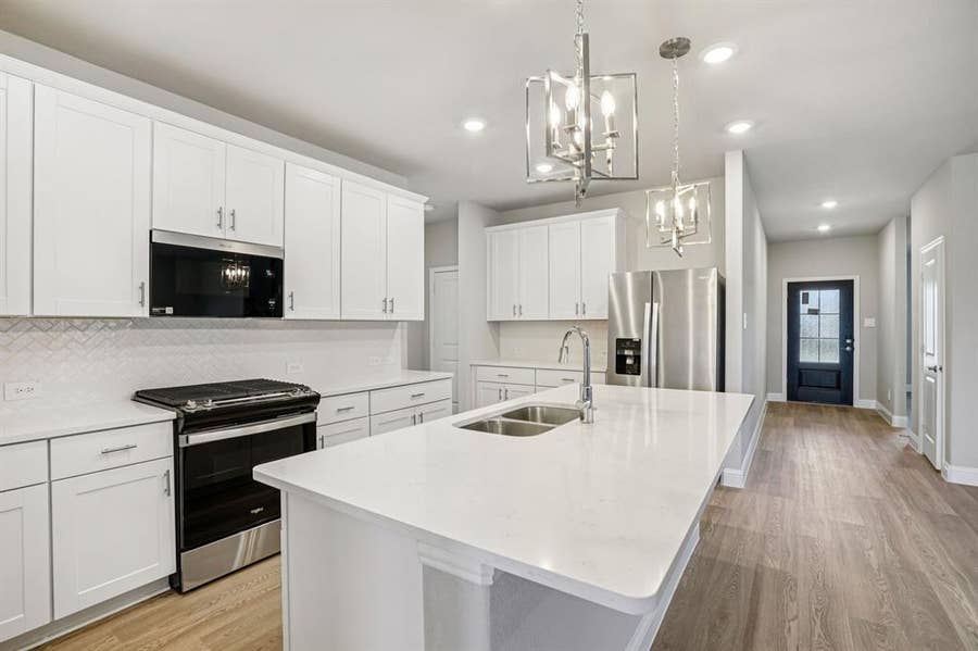 Property photo for 10816 Colonial Heights Lane, Fort Worth, TX