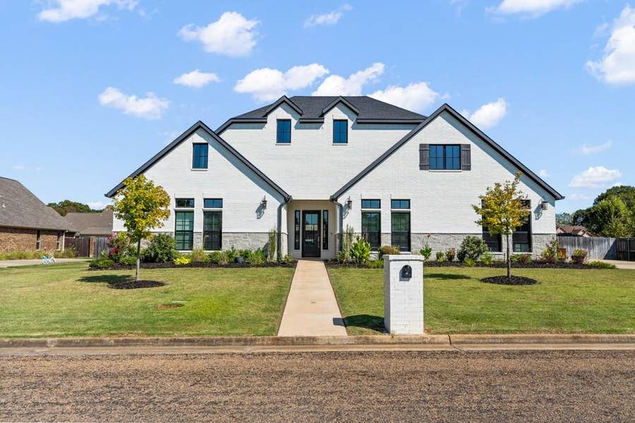 Property photo for 209 Devonshire Street, Mount Pleasant, TX