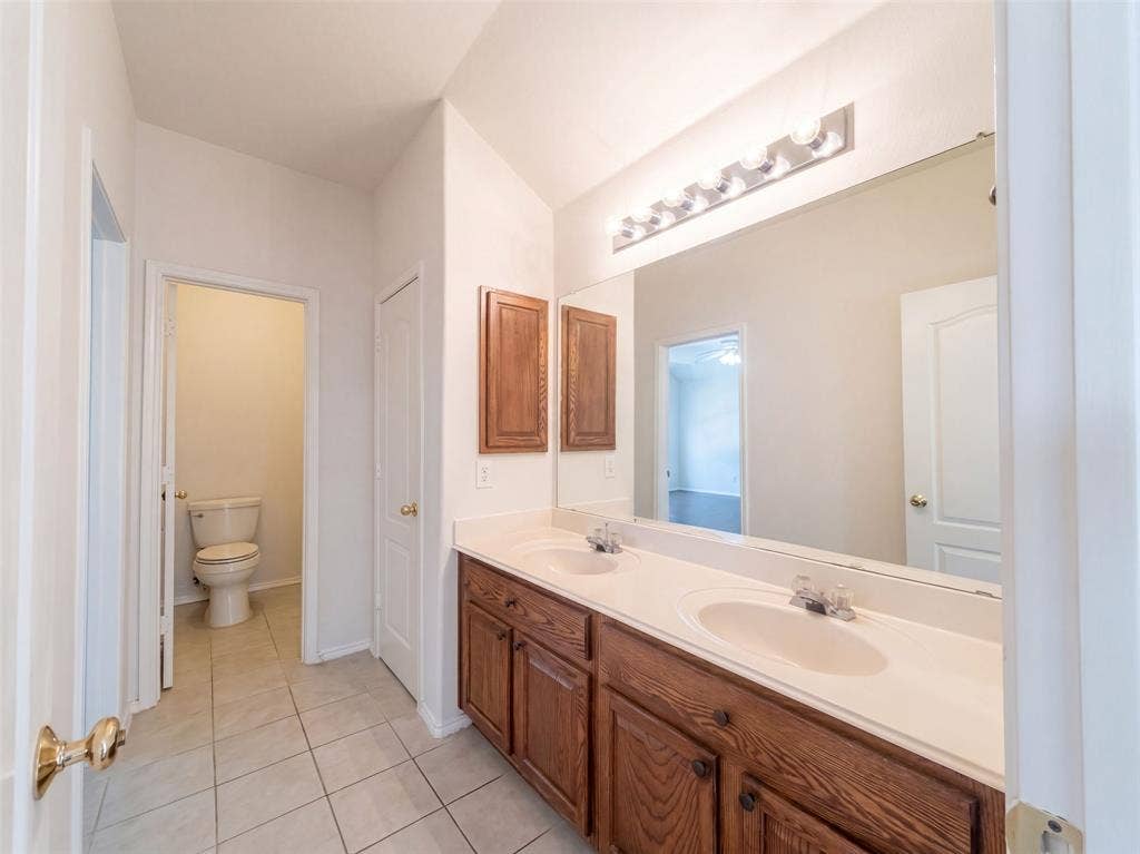 1304 Grapevine Drive, Allen, TX 75002 1304 Grapevine Drive, Allen, TX 75002