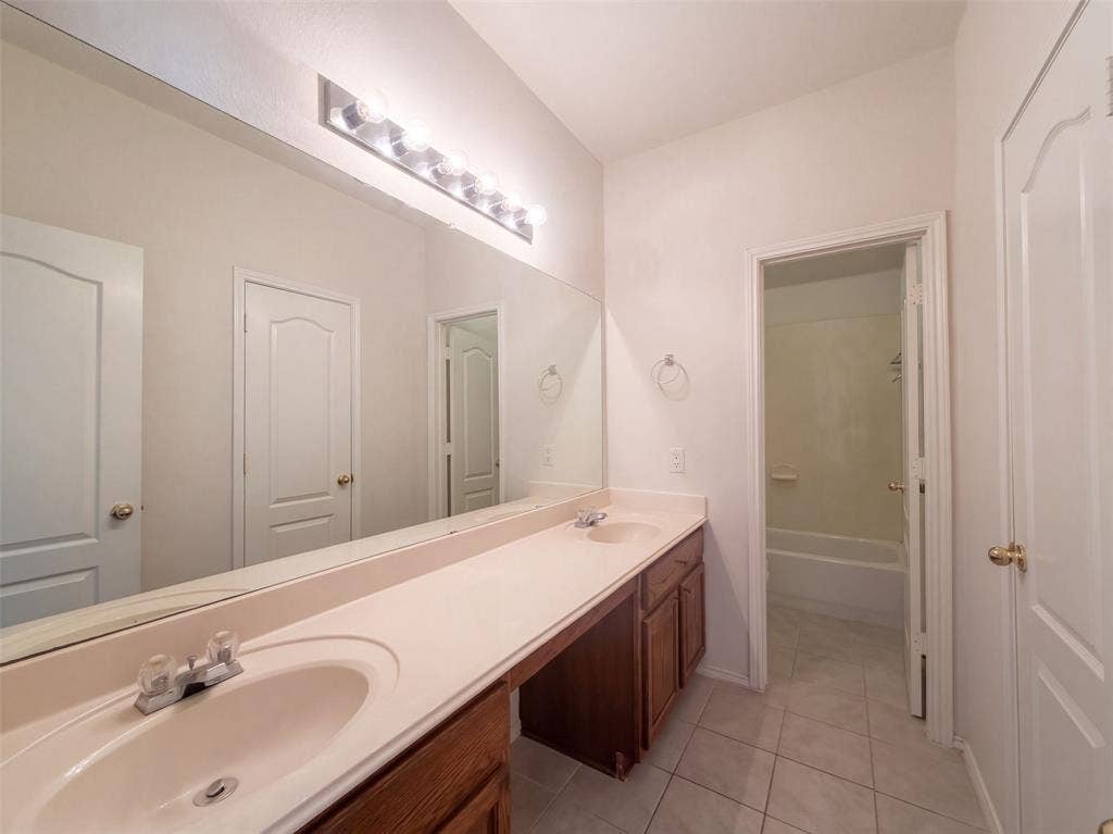 1304 Grapevine Drive, Allen, TX 75002 1304 Grapevine Drive, Allen, TX 75002