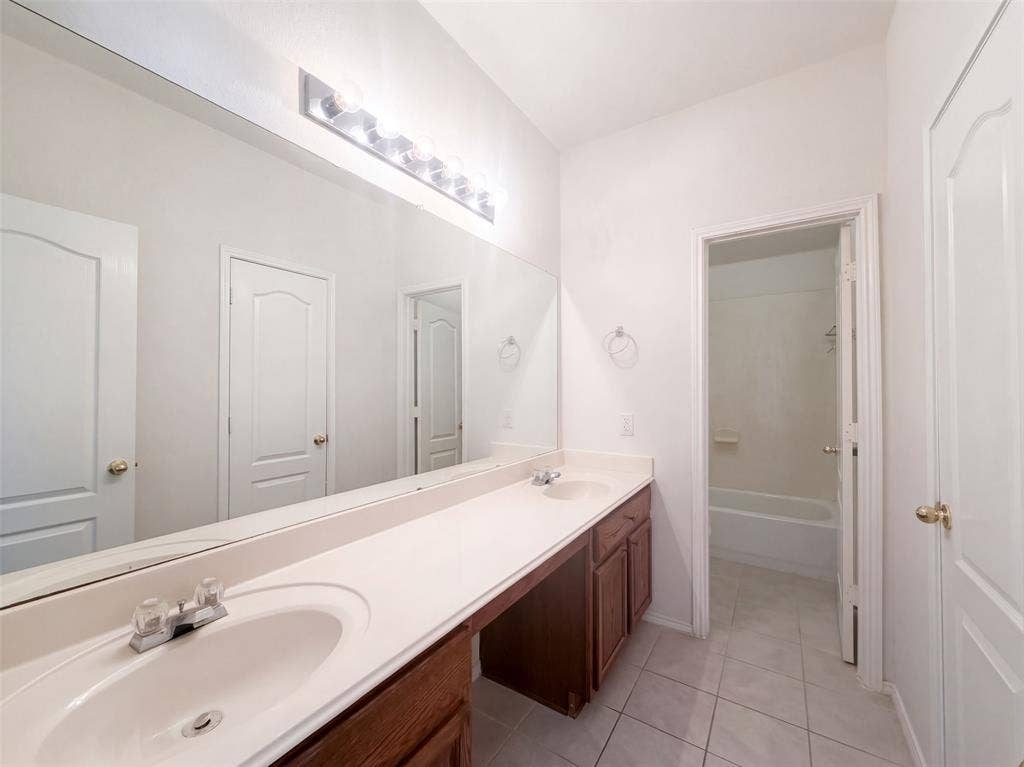 1304 Grapevine Drive, Allen, TX 75002 1304 Grapevine Drive, Allen, TX 75002