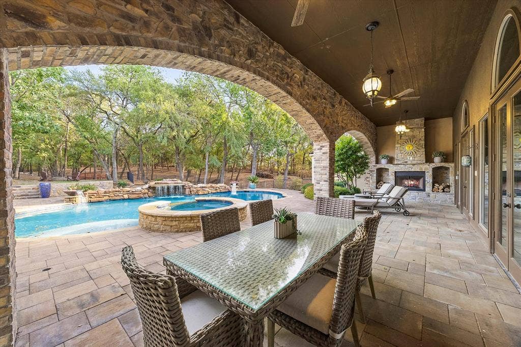 1739 Bison Meadow Lane, Heath, TX 75032 Outdoor Covered Patio's & Porches! Fireplace over near the Primary Retreat!