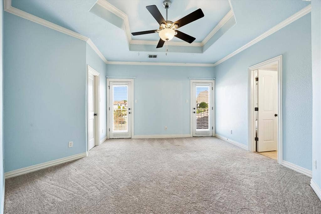 1739 Bison Meadow Lane, Heath, TX 75032 Upstairs Jr Primary Ensuite with sep shower & soaking tub