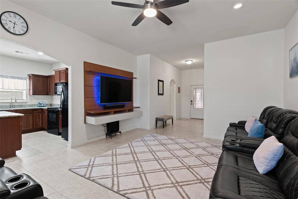 4128 Tower Bridge Lane, Crowley, TX 76036 4128 Tower Bridge Lane, Crowley, TX 76036