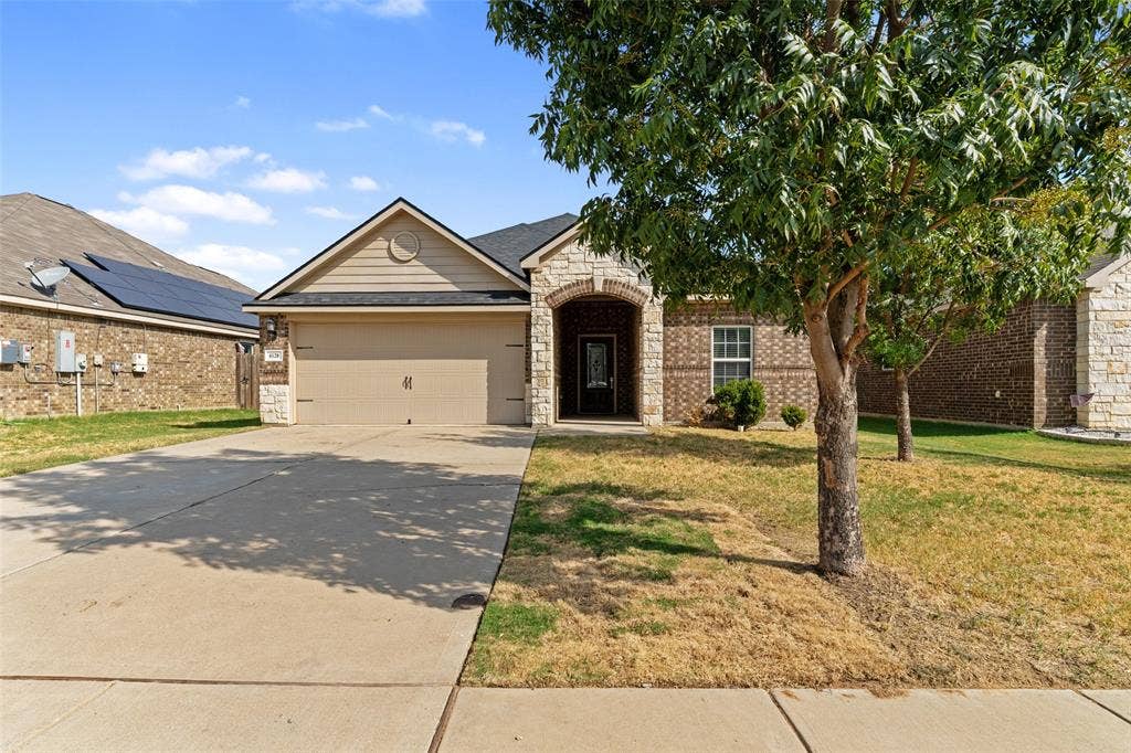 4128 Tower Bridge Lane, Crowley, TX 76036 4128 Tower Bridge Lane, Crowley, TX 76036