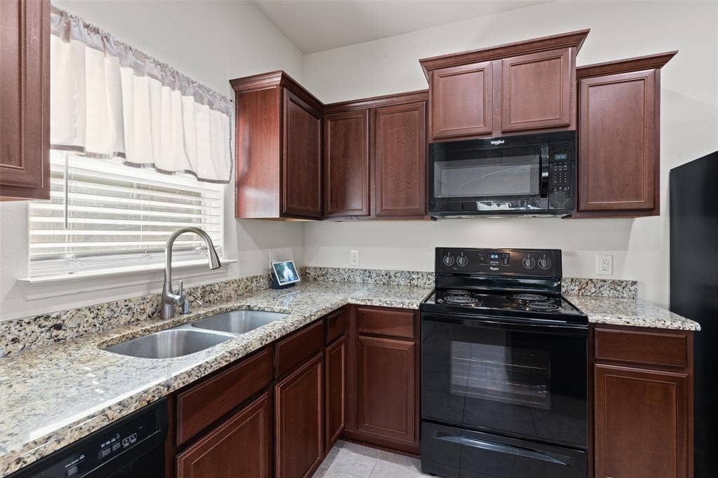 4128 Tower Bridge Lane, Crowley, TX 76036 4128 Tower Bridge Lane, Crowley, TX 76036