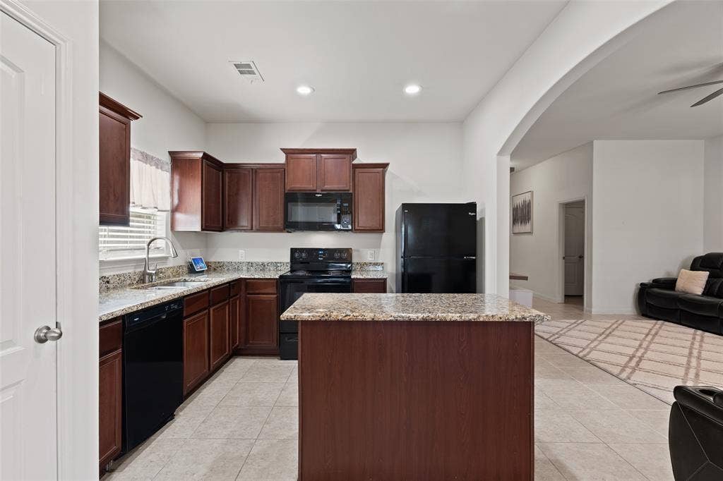 4128 Tower Bridge Lane, Crowley, TX 76036 4128 Tower Bridge Lane, Crowley, TX 76036