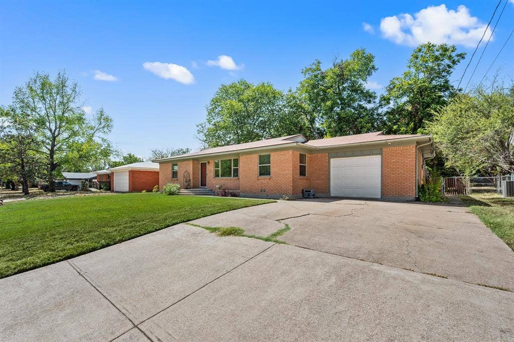 1134 Usher Street, Benbrook, TX 76126 No HOA!