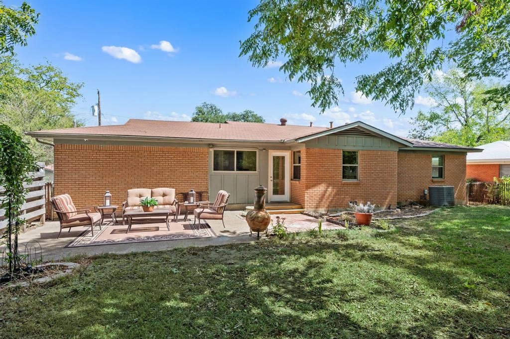 1134 Usher Street, Benbrook, TX 76126 Virtually Staged Back Patio