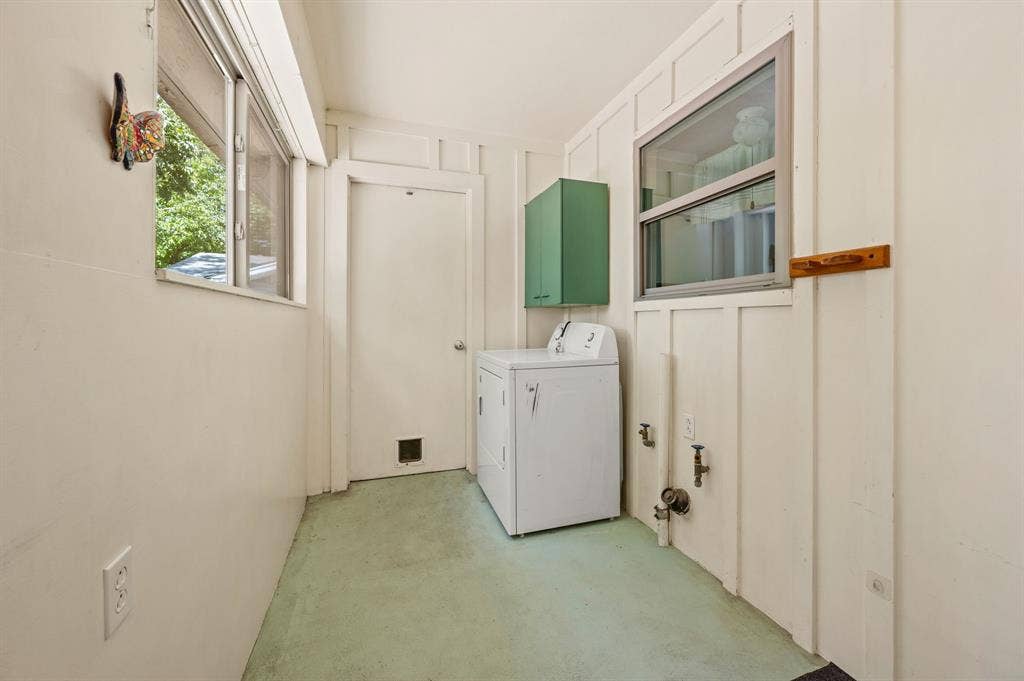 1134 Usher Street, Benbrook, TX 76126 Spacious Laundry Room
