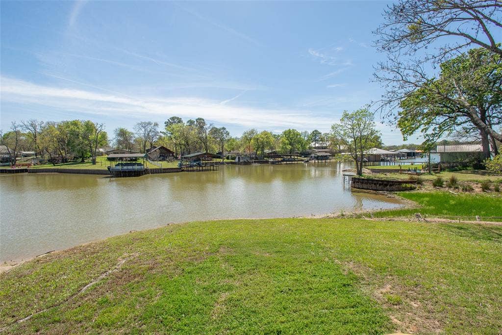 117 Joy Lane, Gun Barrel City, TX 75156