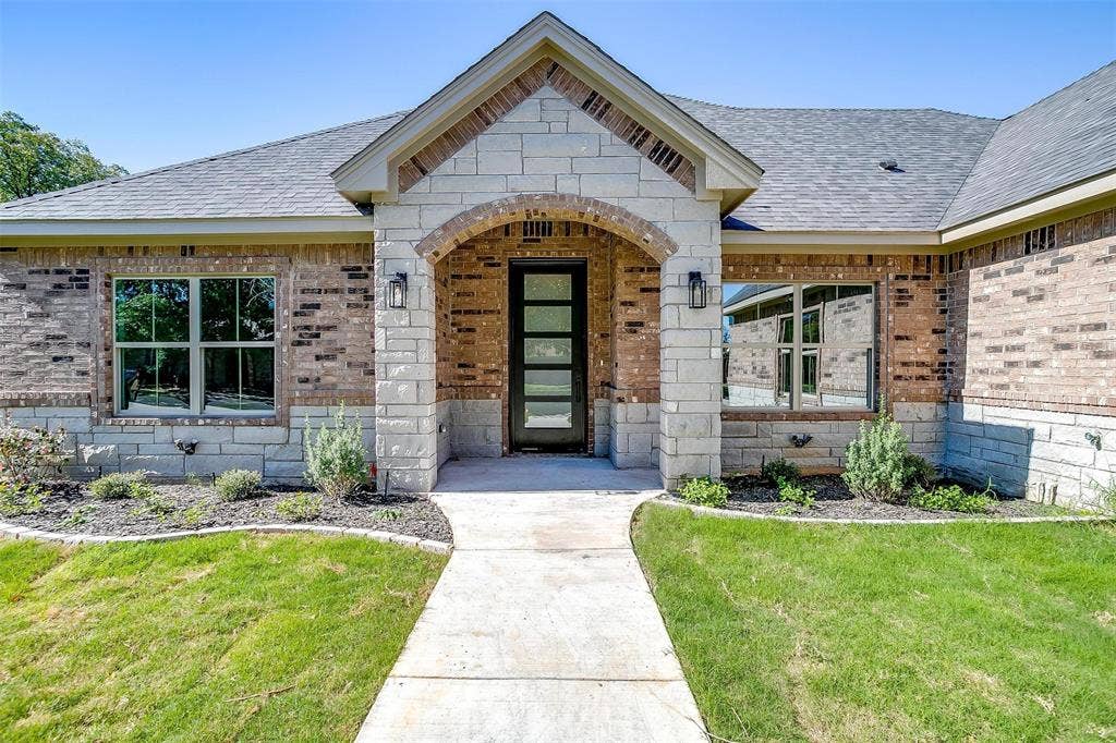 908 Meadowlark Lane, Granbury, TX 76048 908 Meadowlark Lane, Granbury, TX 76048