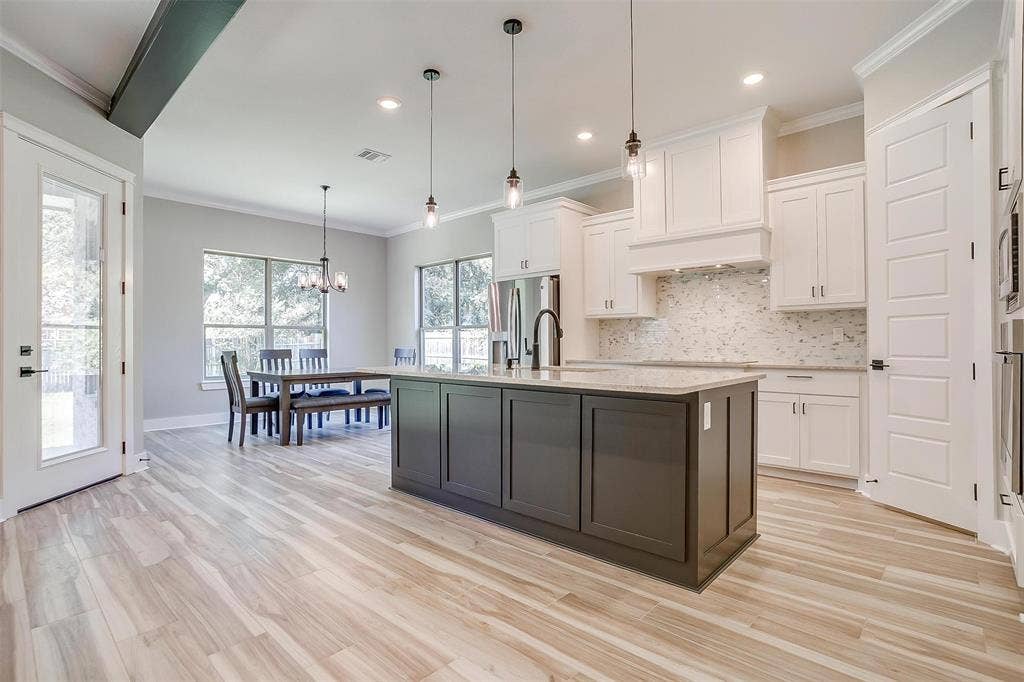 908 Meadowlark Lane, Granbury, TX 76048 908 Meadowlark Lane, Granbury, TX 76048