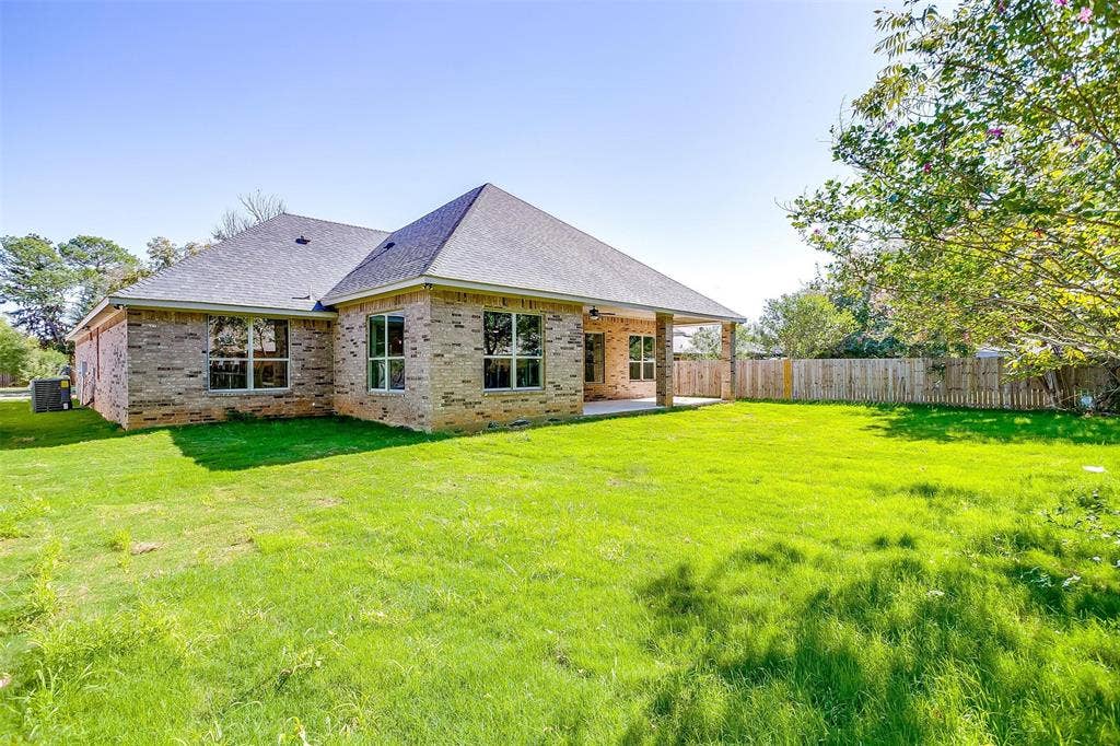 908 Meadowlark Lane, Granbury, TX 76048 908 Meadowlark Lane, Granbury, TX 76048