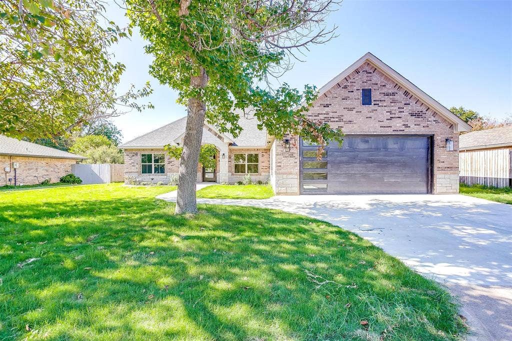 908 Meadowlark Lane, Granbury, TX 76048 908 Meadowlark Lane, Granbury, TX 76048