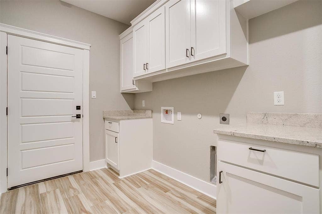 908 Meadowlark Lane, Granbury, TX 76048 908 Meadowlark Lane, Granbury, TX 76048