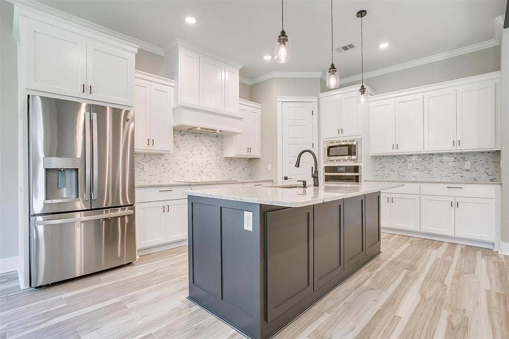 908 Meadowlark Lane, Granbury, TX 76048 908 Meadowlark Lane, Granbury, TX 76048
