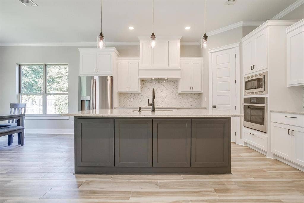 908 Meadowlark Lane, Granbury, TX 76048 908 Meadowlark Lane, Granbury, TX 76048