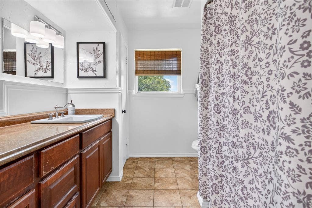 6705 Hanover Road, Fort Worth, TX 76116 6705 Hanover Road, Fort Worth, TX 76116