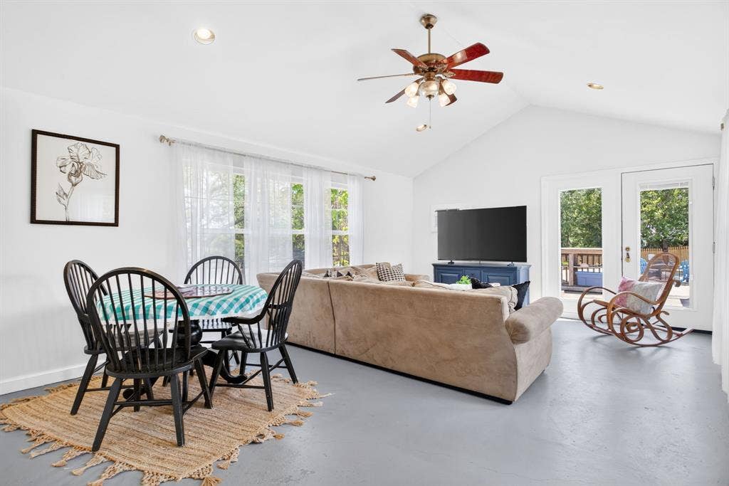 6705 Hanover Road, Fort Worth, TX 76116 6705 Hanover Road, Fort Worth, TX 76116