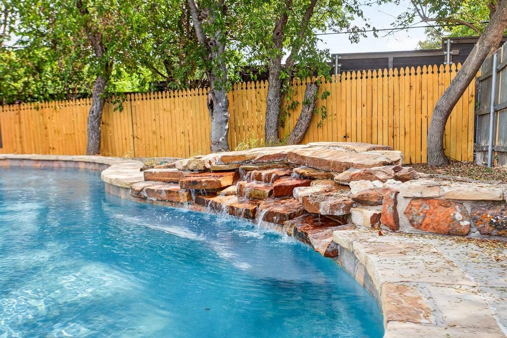 6705 Hanover Road, Fort Worth, TX 76116 6705 Hanover Road, Fort Worth, TX 76116