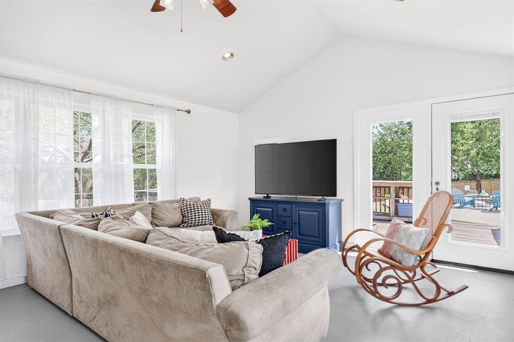 6705 Hanover Road, Fort Worth, TX 76116 6705 Hanover Road, Fort Worth, TX 76116